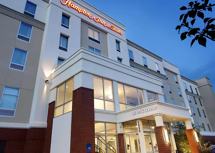 Pittsburgh Hotels near Pittsburgh International Airport (PIT)