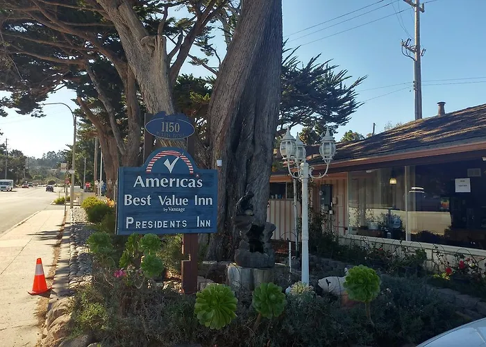 Monterey hotels near Monterey Bay Aquarium